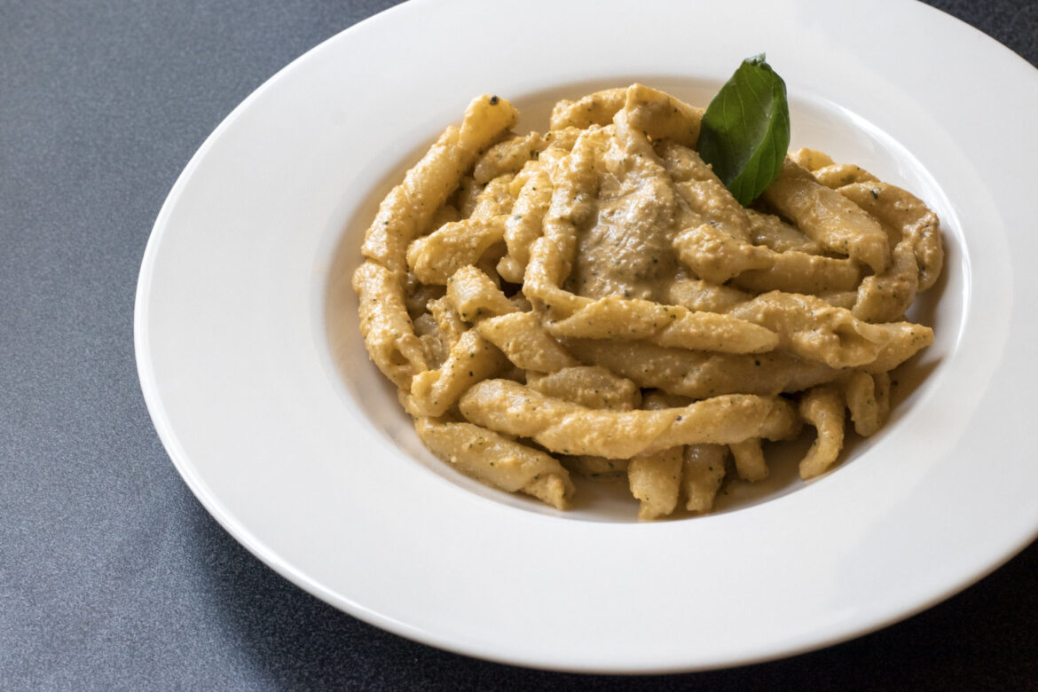 Busiate al pesto alla trapanese Mangia con Me